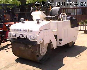 雙鋼輪洛陽(yáng)路通LTC3B迷你3噸壓路機(jī)