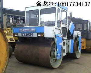 雙鋼輪洛陽(yáng)一拖YZC12壓路機(jī)